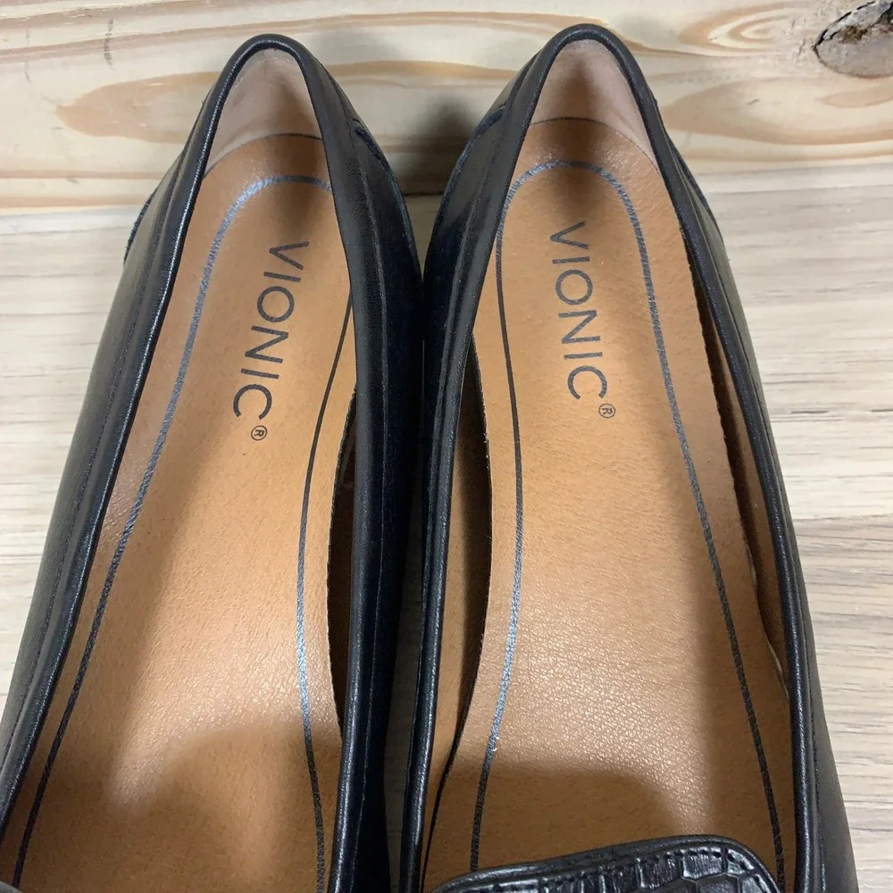 Vionic Savannah Flats Women 7.5‎ Black Pointed Toe Croc Embossed Leather Loafers